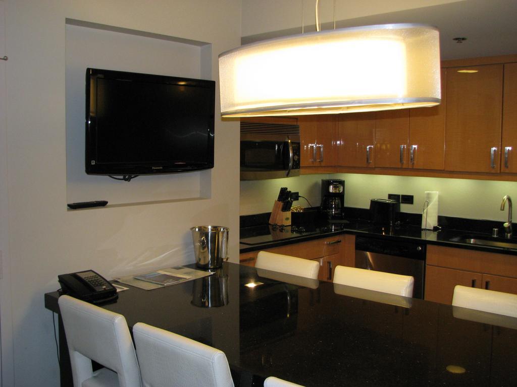 Suites At Elara Las Vegas Center Strip-No Resort Fees Room photo