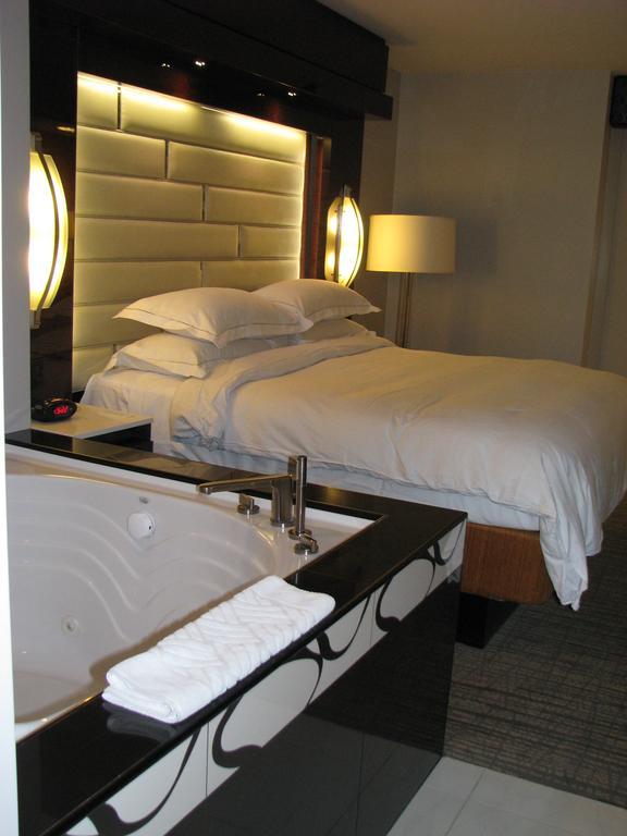 Suites At Elara Las Vegas Center Strip-No Resort Fees Exterior photo