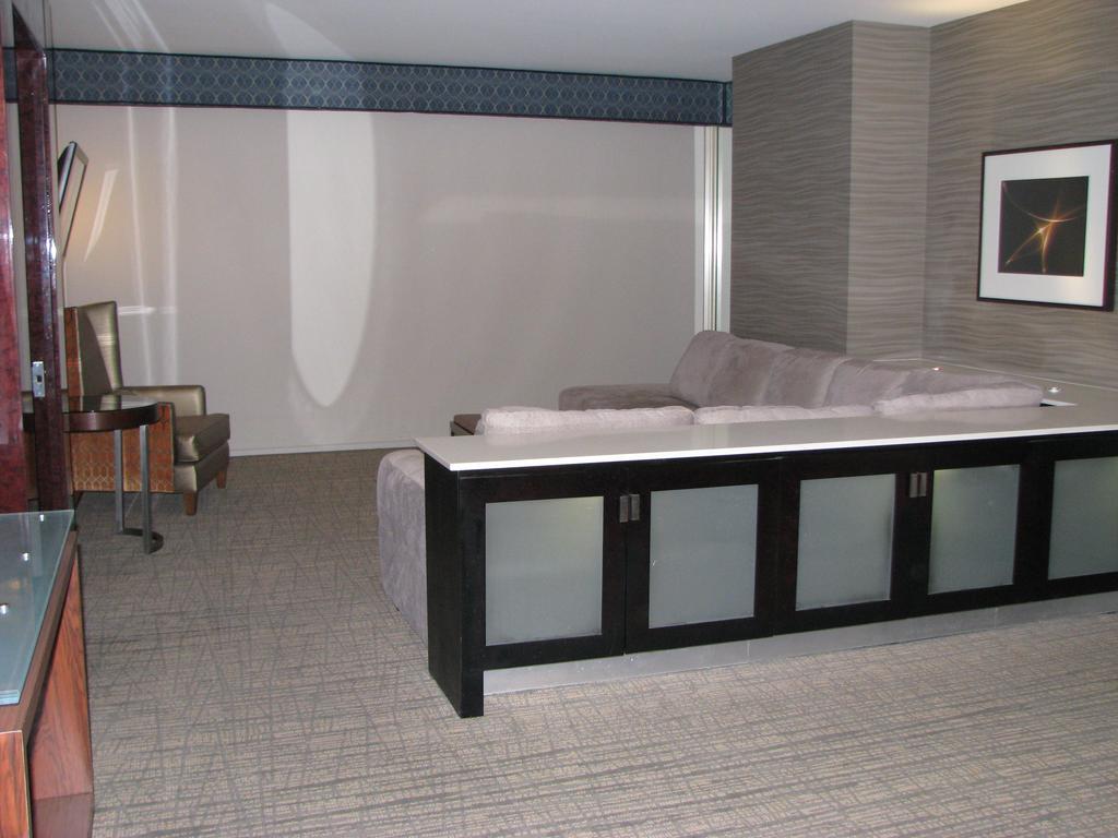 Suites At Elara Las Vegas Center Strip-No Resort Fees Exterior photo