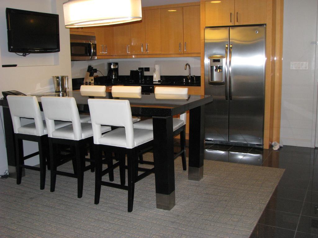 Suites At Elara Las Vegas Center Strip-No Resort Fees Room photo